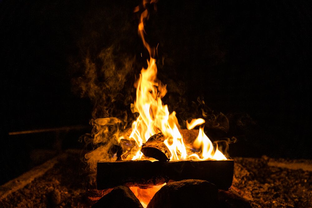BX7A7508 Lagerfeuer Schweden, Schweden mit dem Wohnmobil, wildcamper schweden