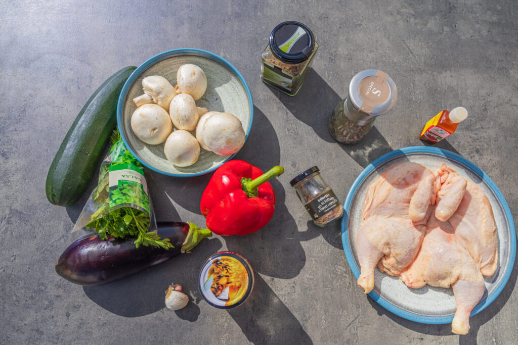 BX7A0357 Frango Assado mit Antipasti - grillen - barbecue - Kochen im Wohnmobil- campingrezepte