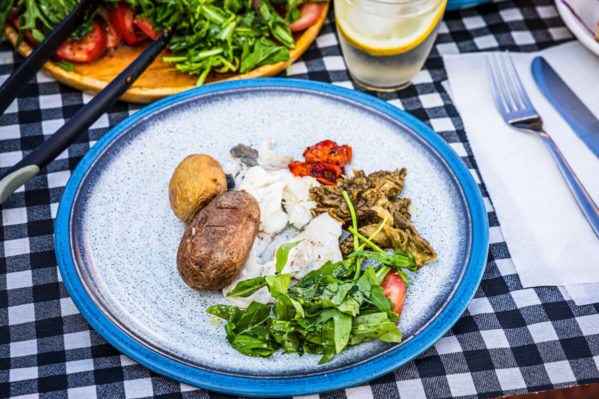 Gegrillter Petersfisch mit Salzkartoffeln